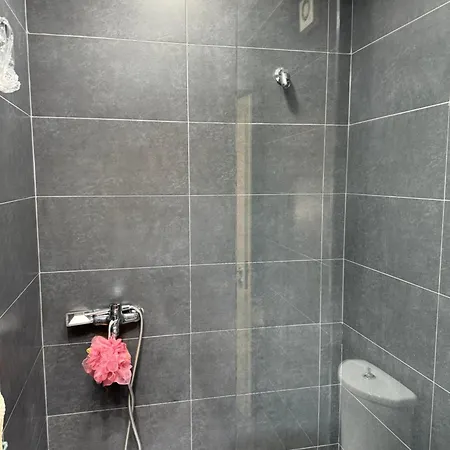 Elite Seaview With Free Parking Apartament